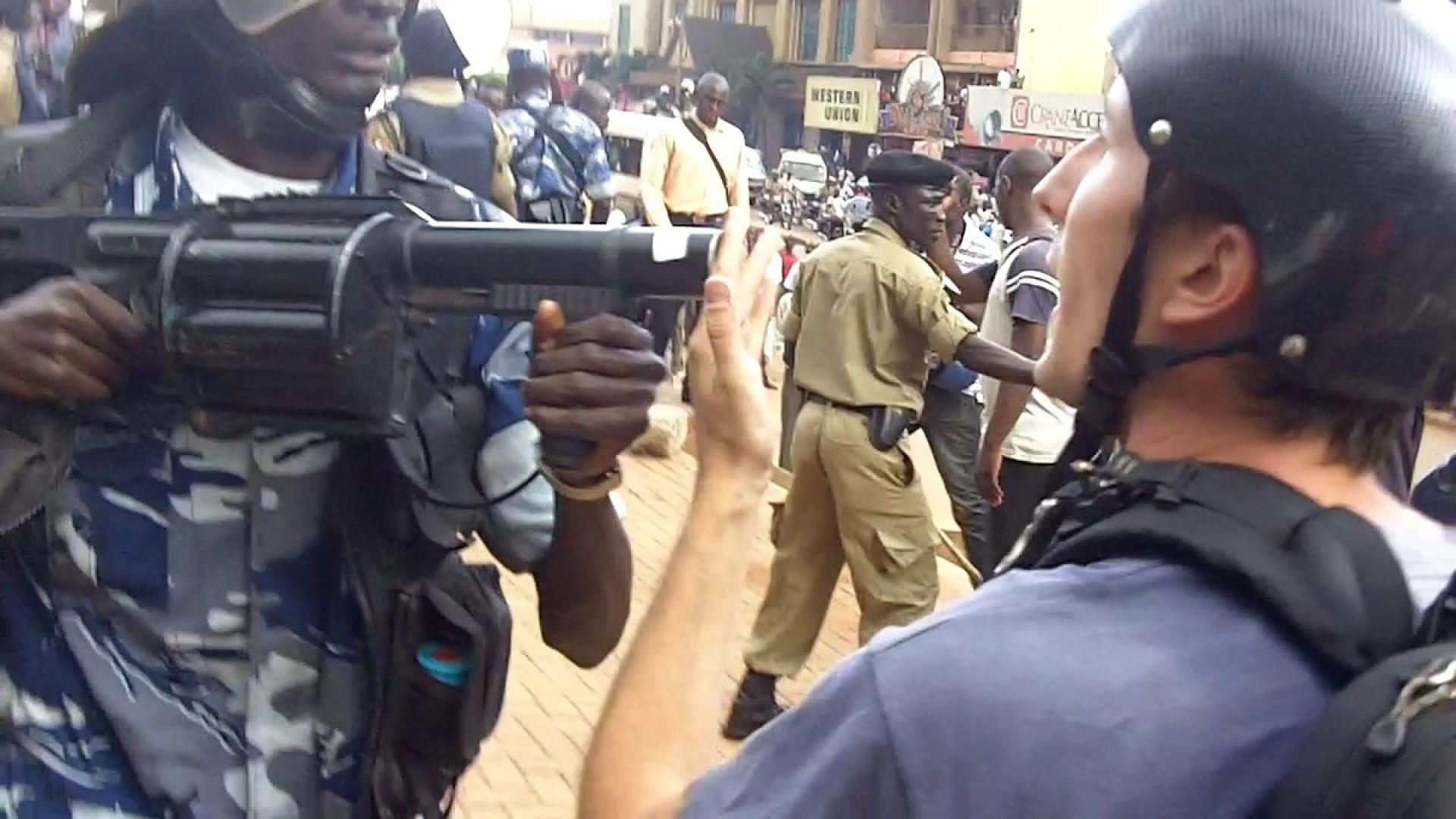 Massive Übergriffe gegen Journalisten / Präsident bezeichnet Medien als „Feinde“