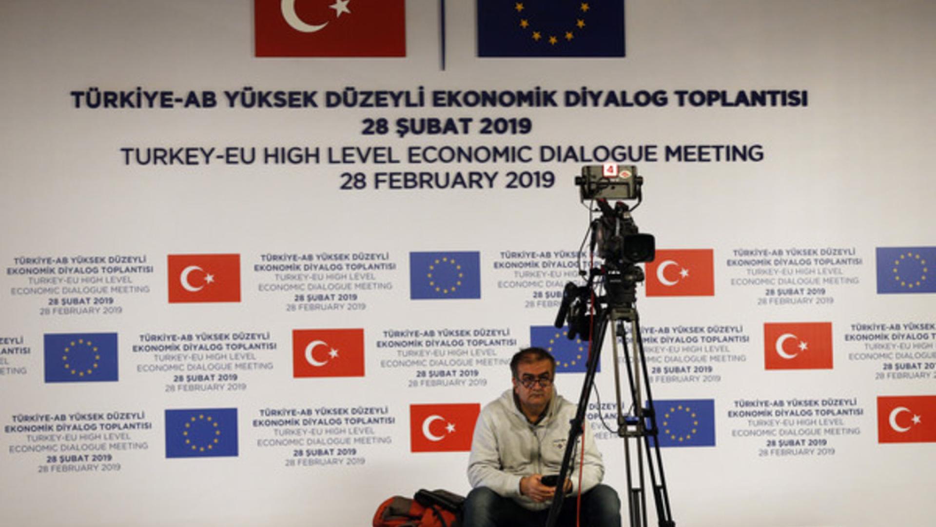 Korrespondenten ohne Akkreditierung