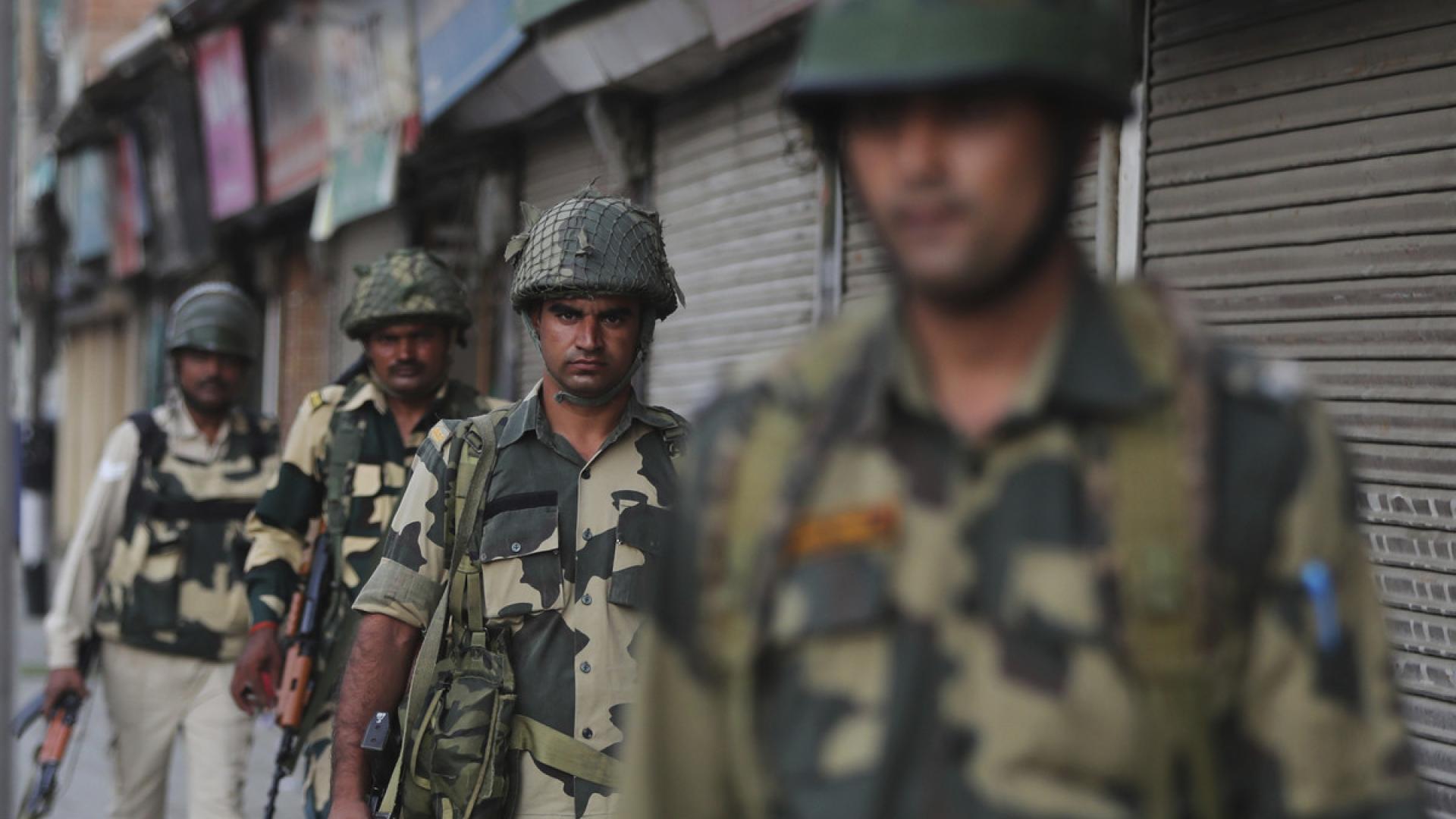 Internetsperren in Kaschmir aufheben