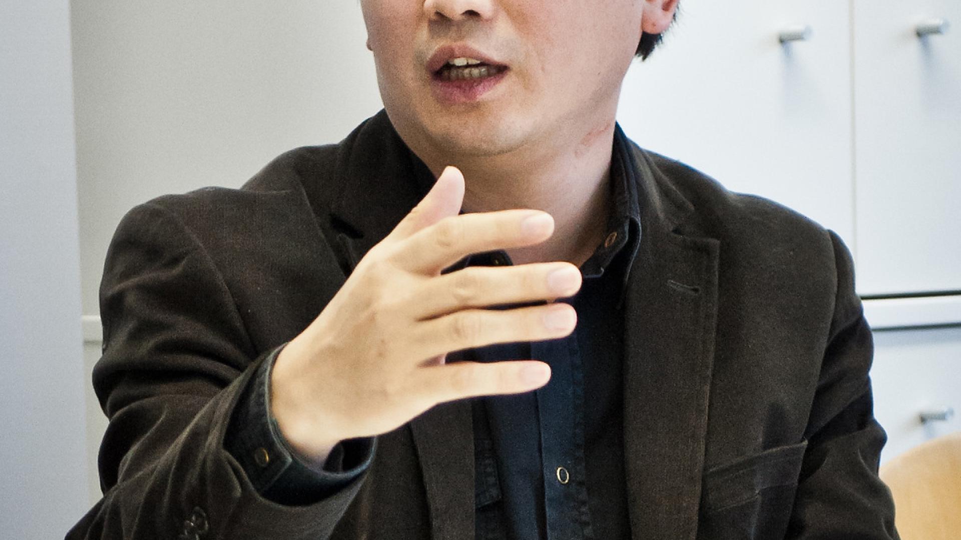 Exil-Journalist fordert mehr Aufmerksamkeit für Regimekritiker / ARD-Team angegriffen