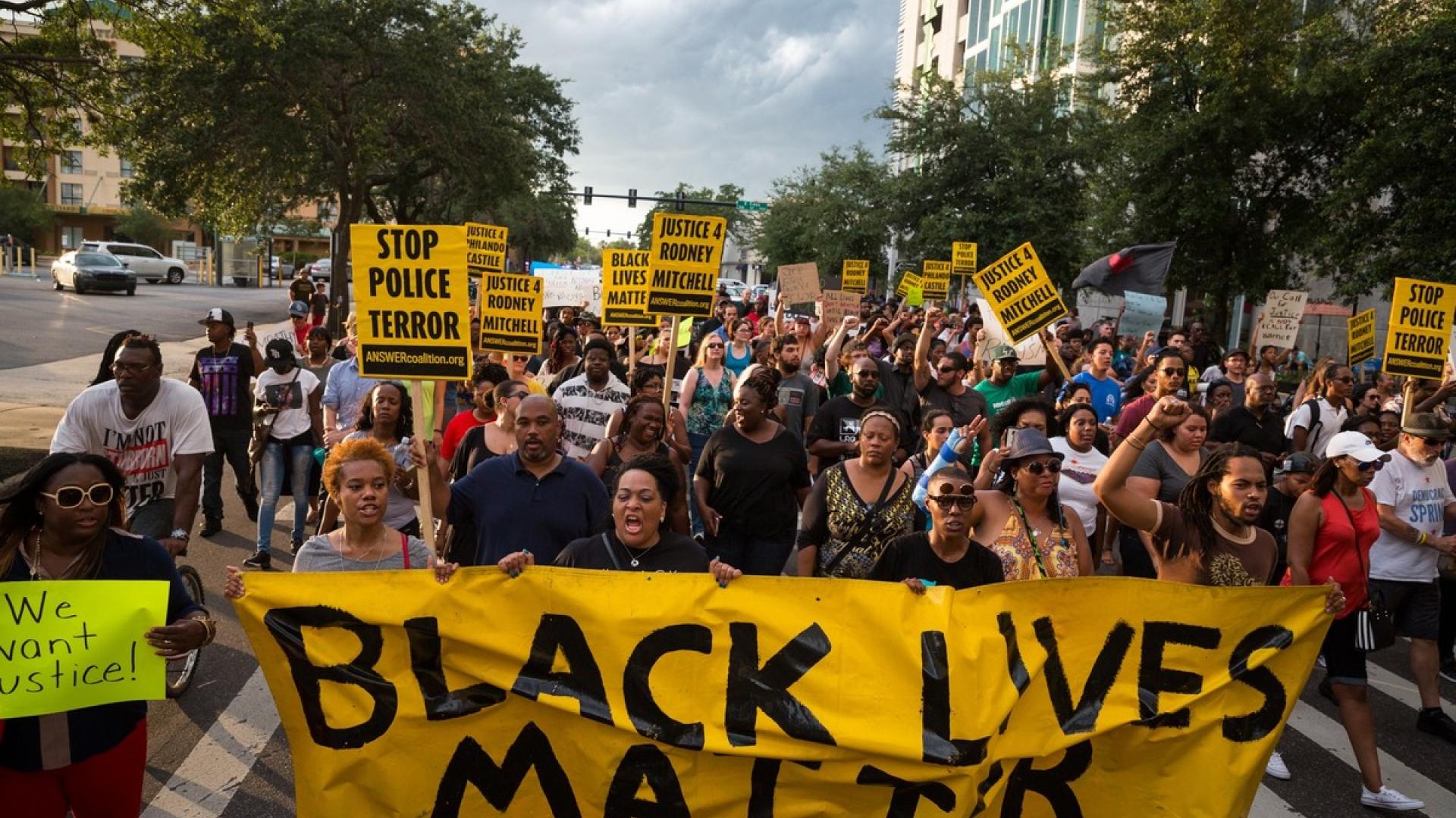 Journalisten bei Protesten festgenommen