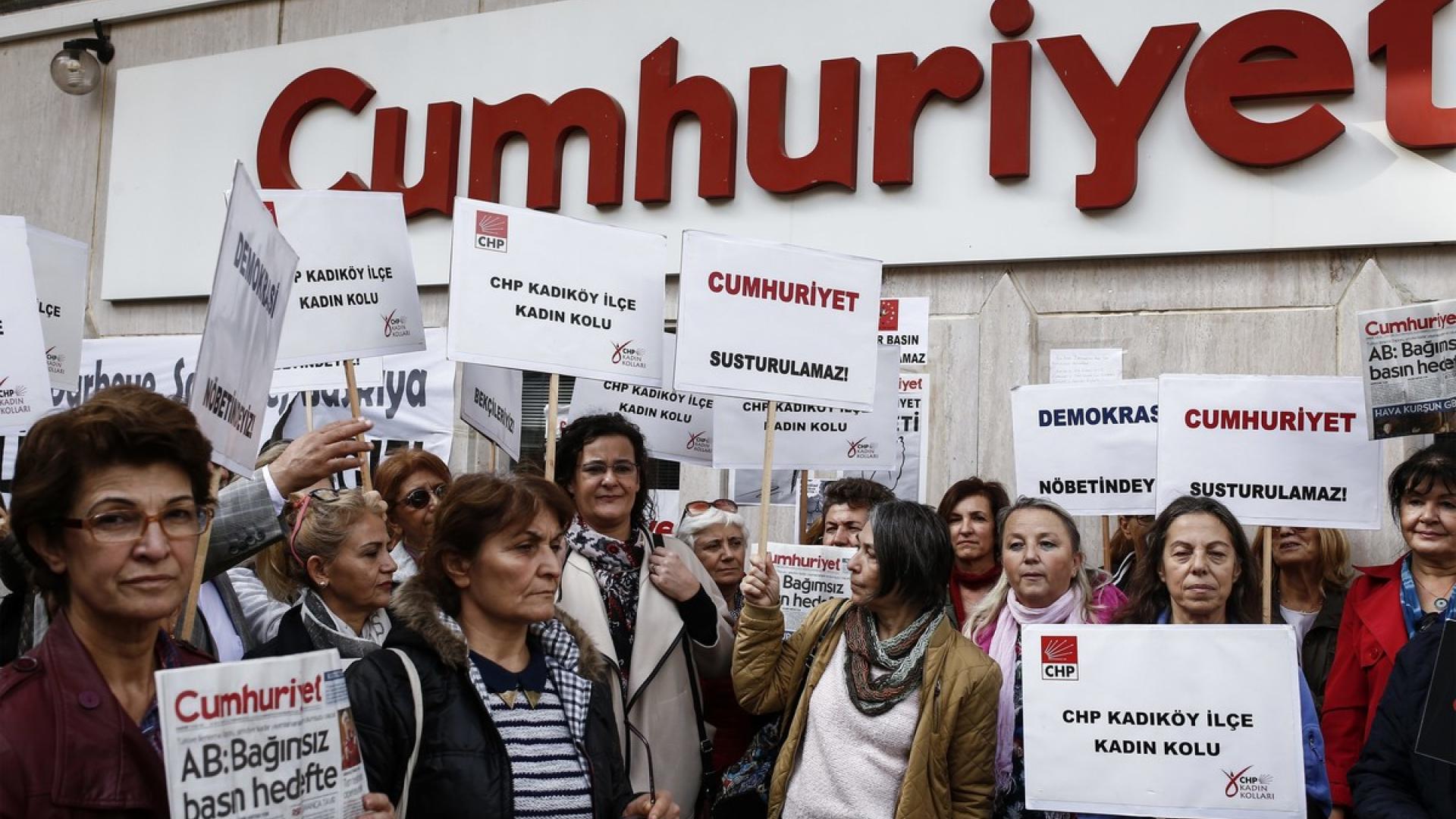 Justiz muss Cumhuriyet-Mitarbeiter freisprechen