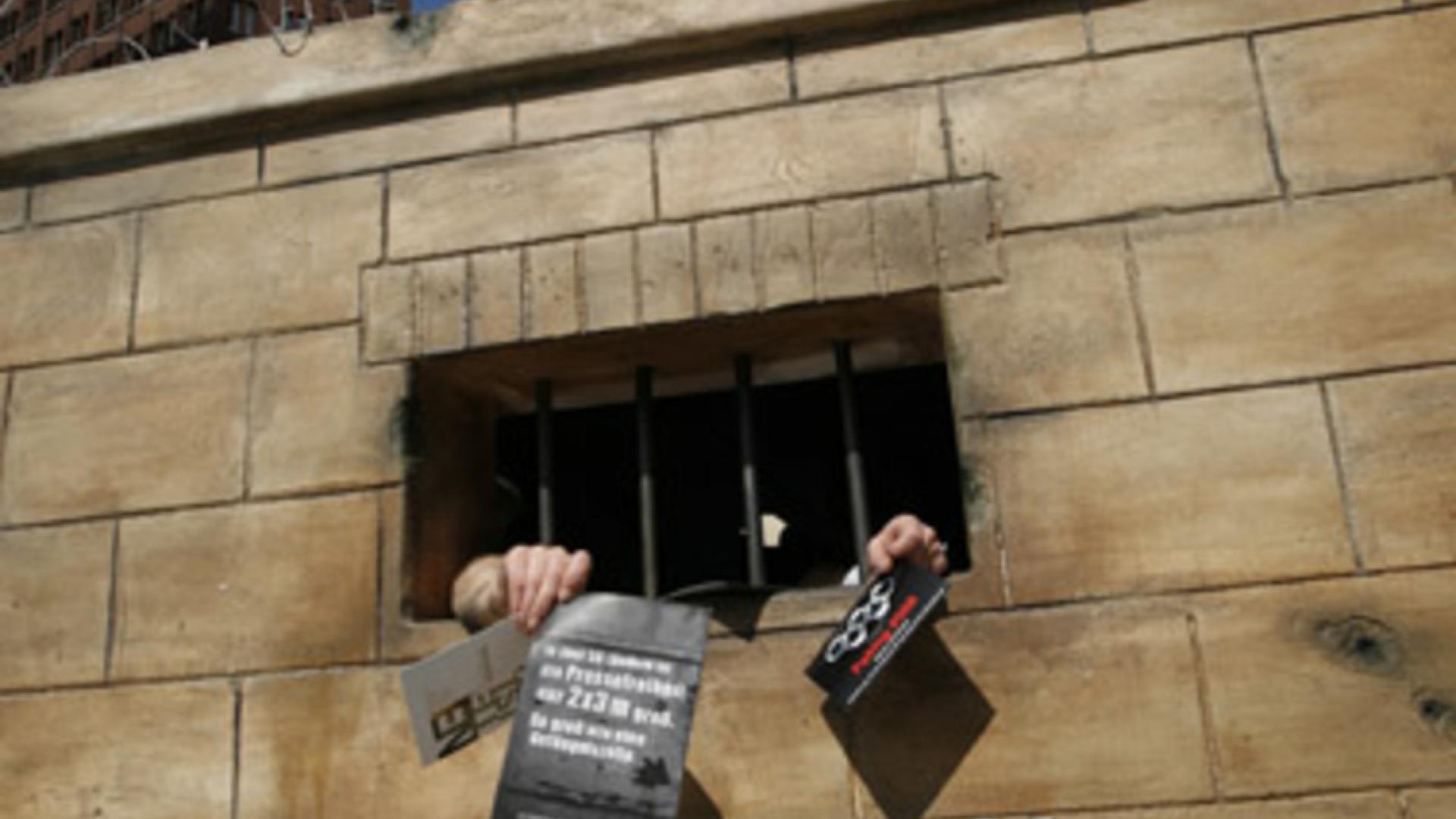 ROG mit Gefängniszelle auf Potsdamer Platz