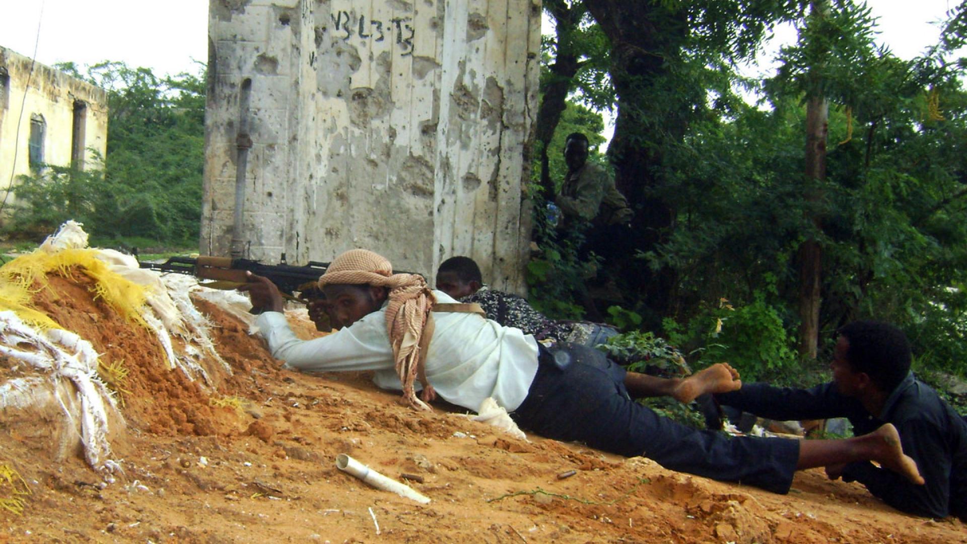 Journalist bei Kämpfen zwischen Regierung und islamistischen Milizen getötet