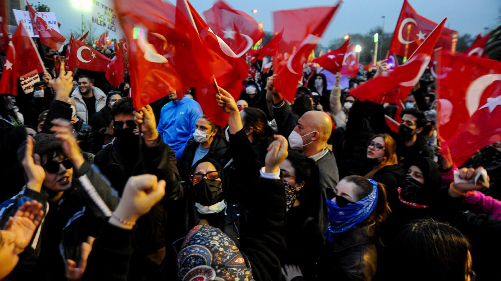 Massive Gewalt und Festnahmen