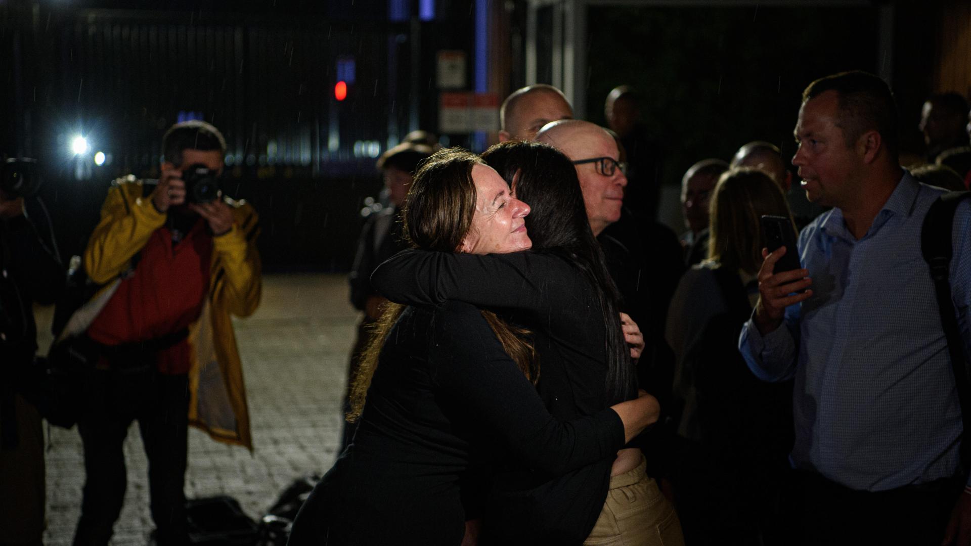 Neun Medienschaffende in Freiheit