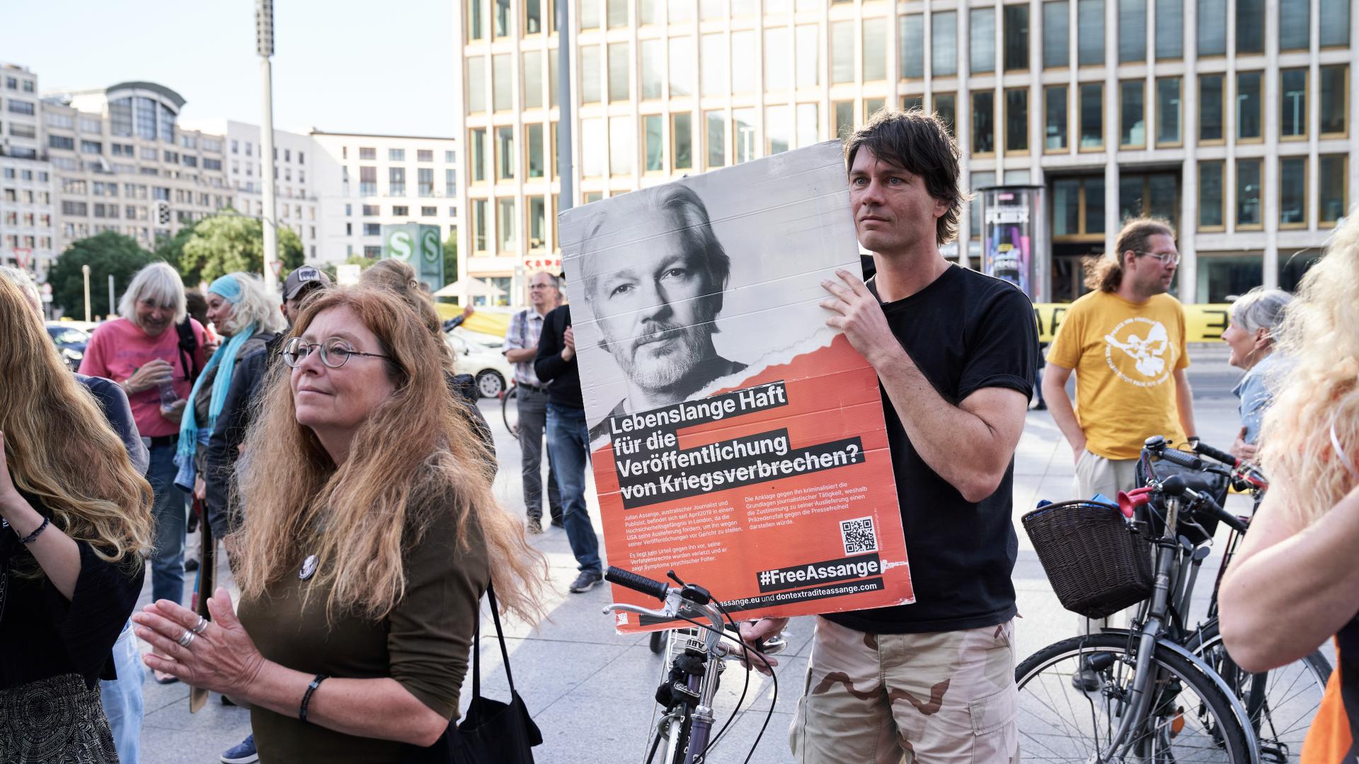 Geburtstagsmahnwache Assange 3
