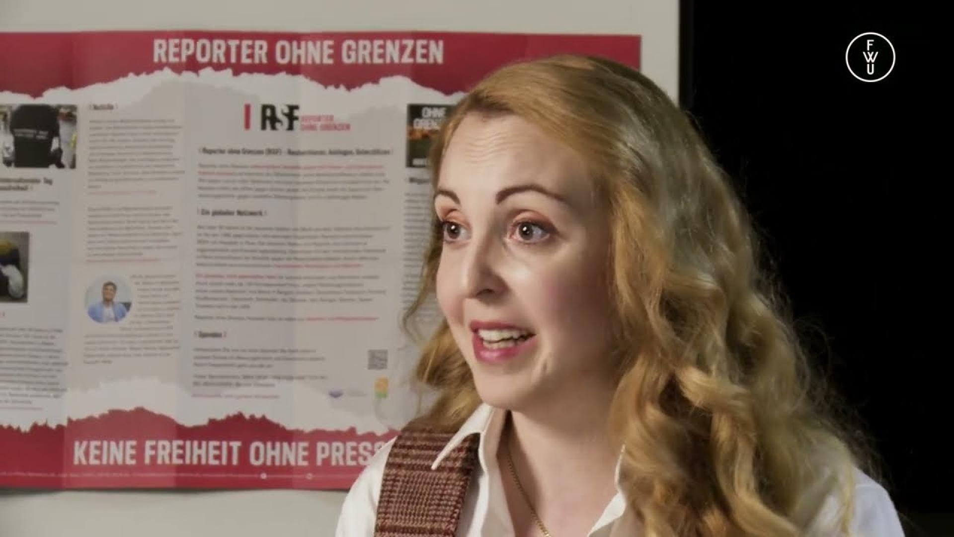 Lehrfilm der FWU über die Rangliste der Pressefreiheit 2025 - mit Katharina Weiß