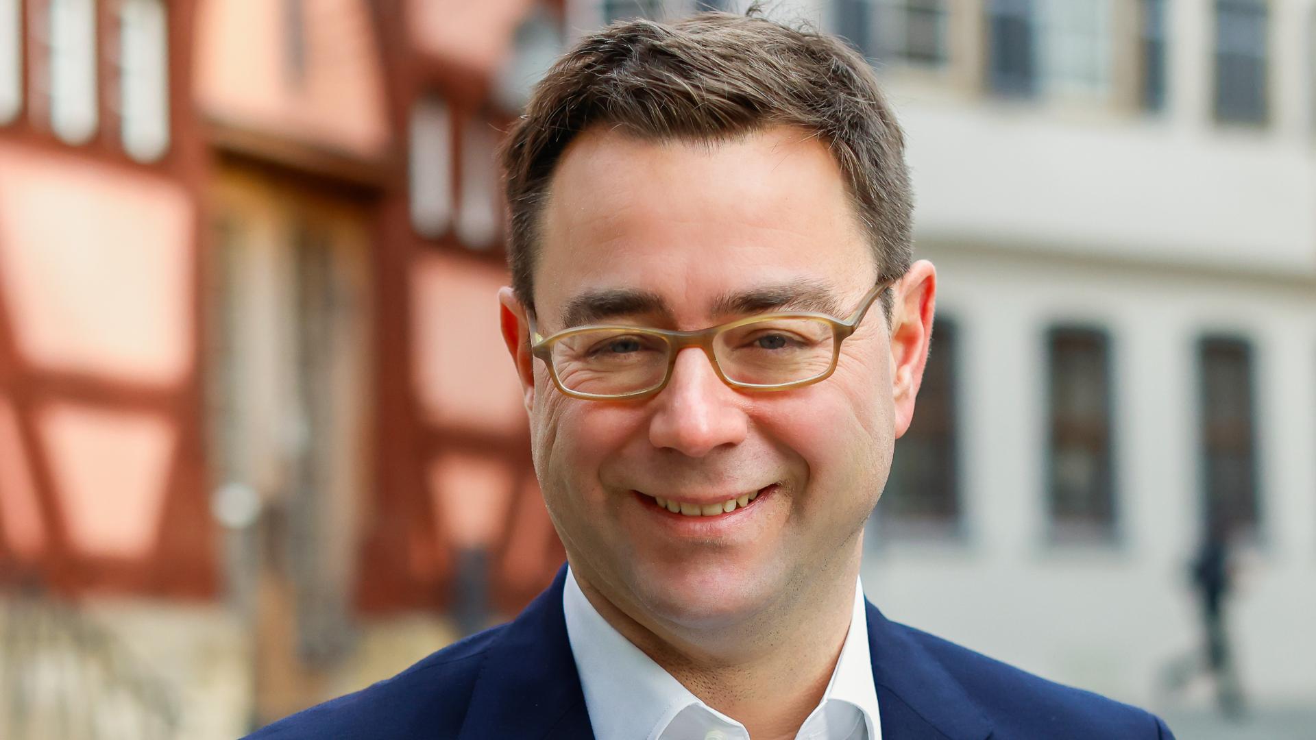 Portrait von Dr. Sebastian Schäfer