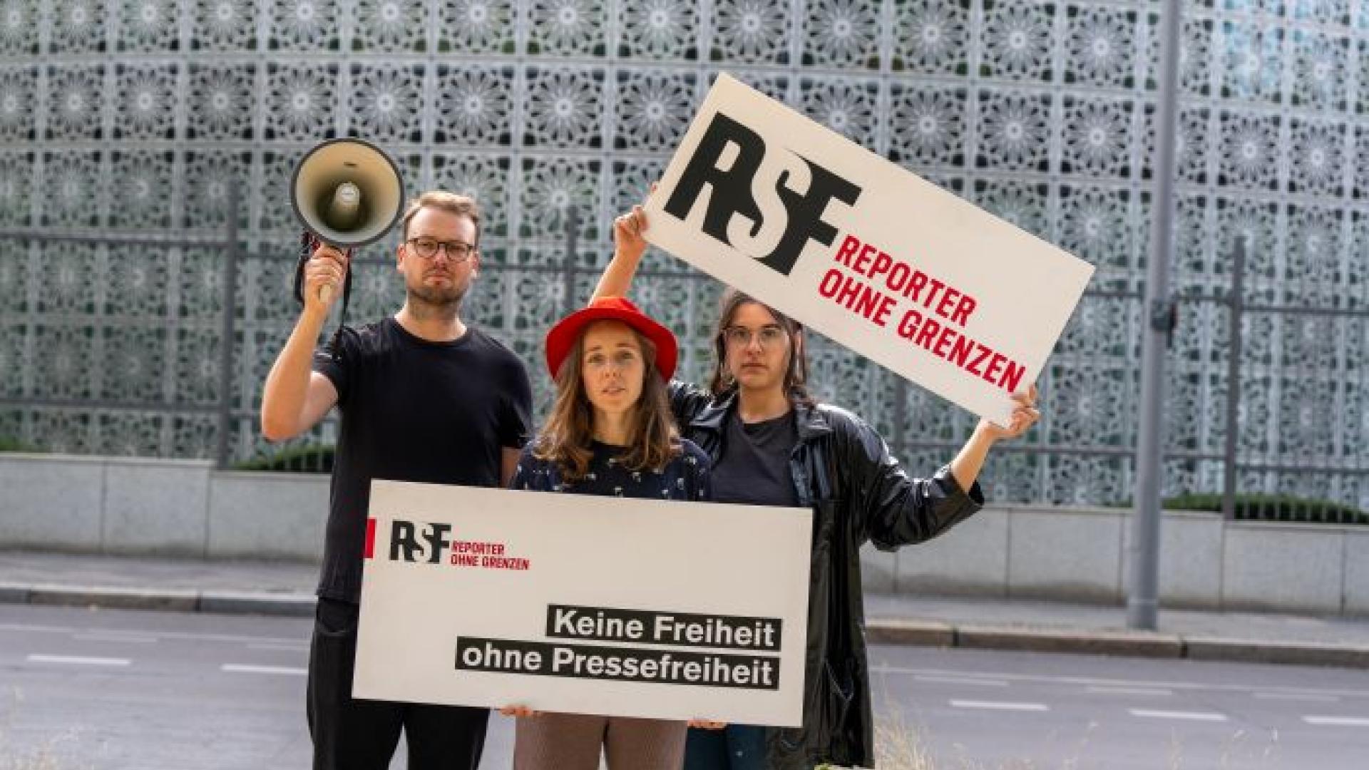 Wir fordern Gerechtigkeit für Jamal Khashoggi vor der Botschaft des Königreiches Saudi-Arabien im Oktober 2023