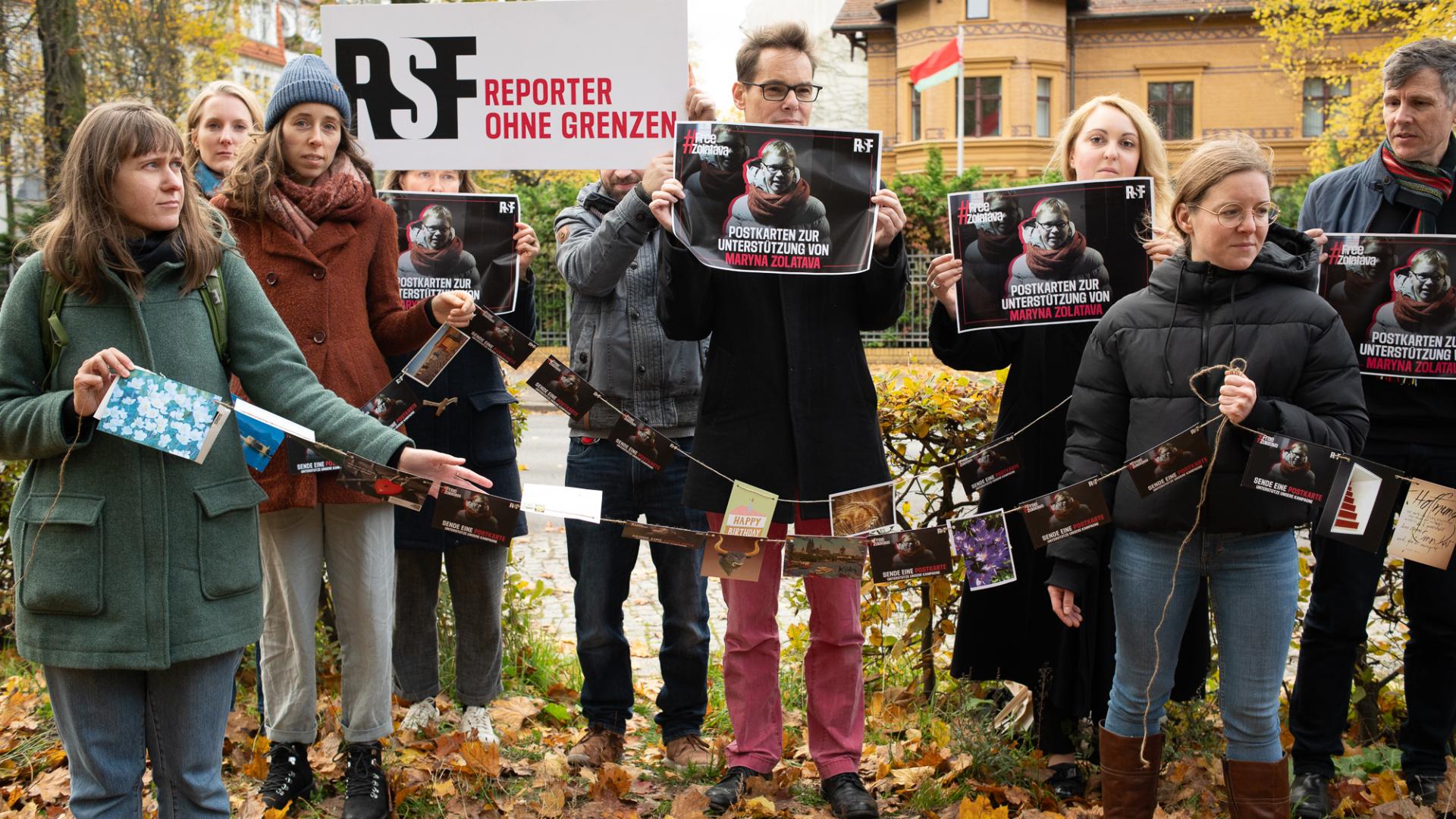 Protestaktion für die Freilassung von Maryna Zolatava am 6. September 2023 vor der belarussischen Botschaft