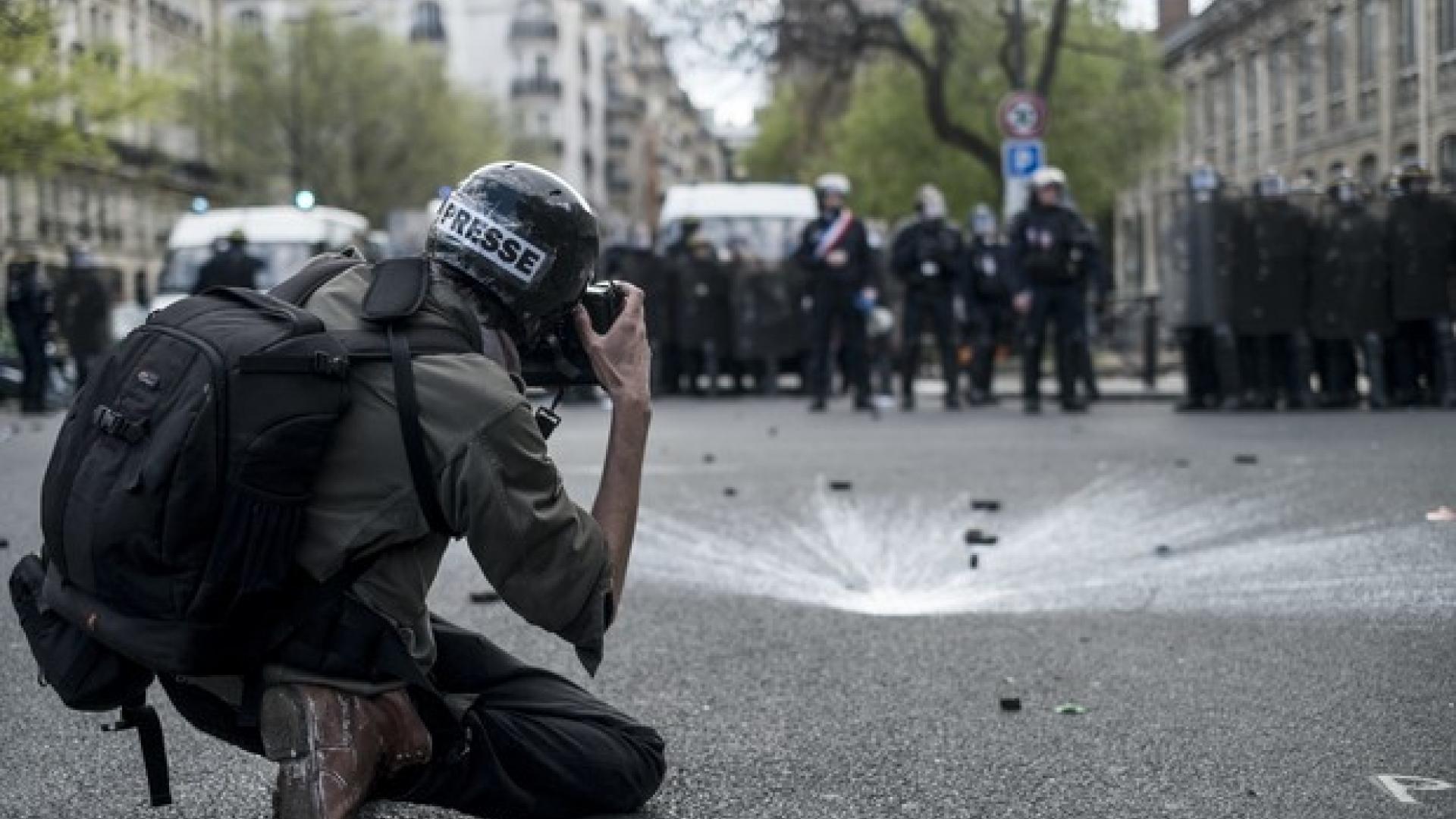 Pressefreiheit im Jahr 2003: 42 getötete Journalisten, Angriffe auf Pressefreiheit nehmen zu