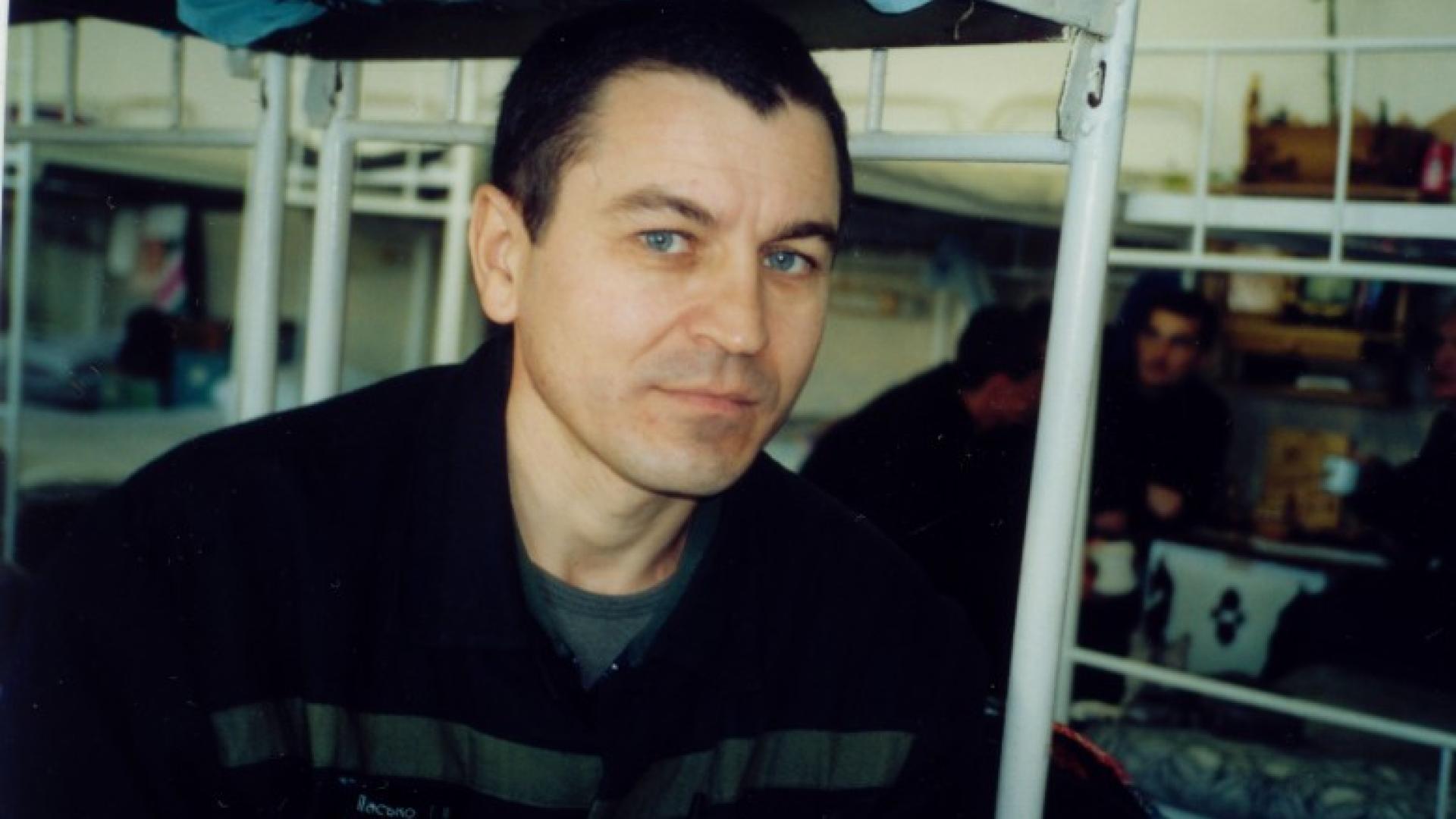 Paris. Der inhaftierte russische Journalist Grigorij Pasko erhält den Menschenrechtspreis 2002 von Reporter ohne Grenzen