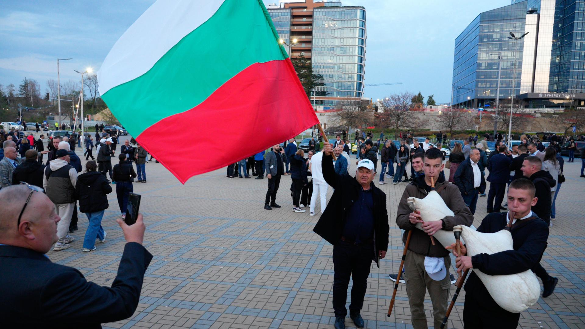 Kurz vor den Parlamentswahlen: RSF fordert besseren Schutz der Pressefreiheit