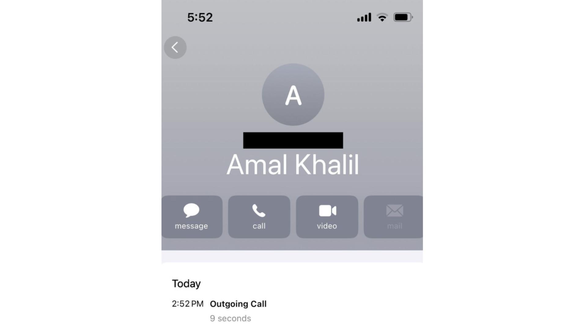 Das Bild zeigt einen Screenshot von einem ausgehenden Anruf von Amal Khalil. 