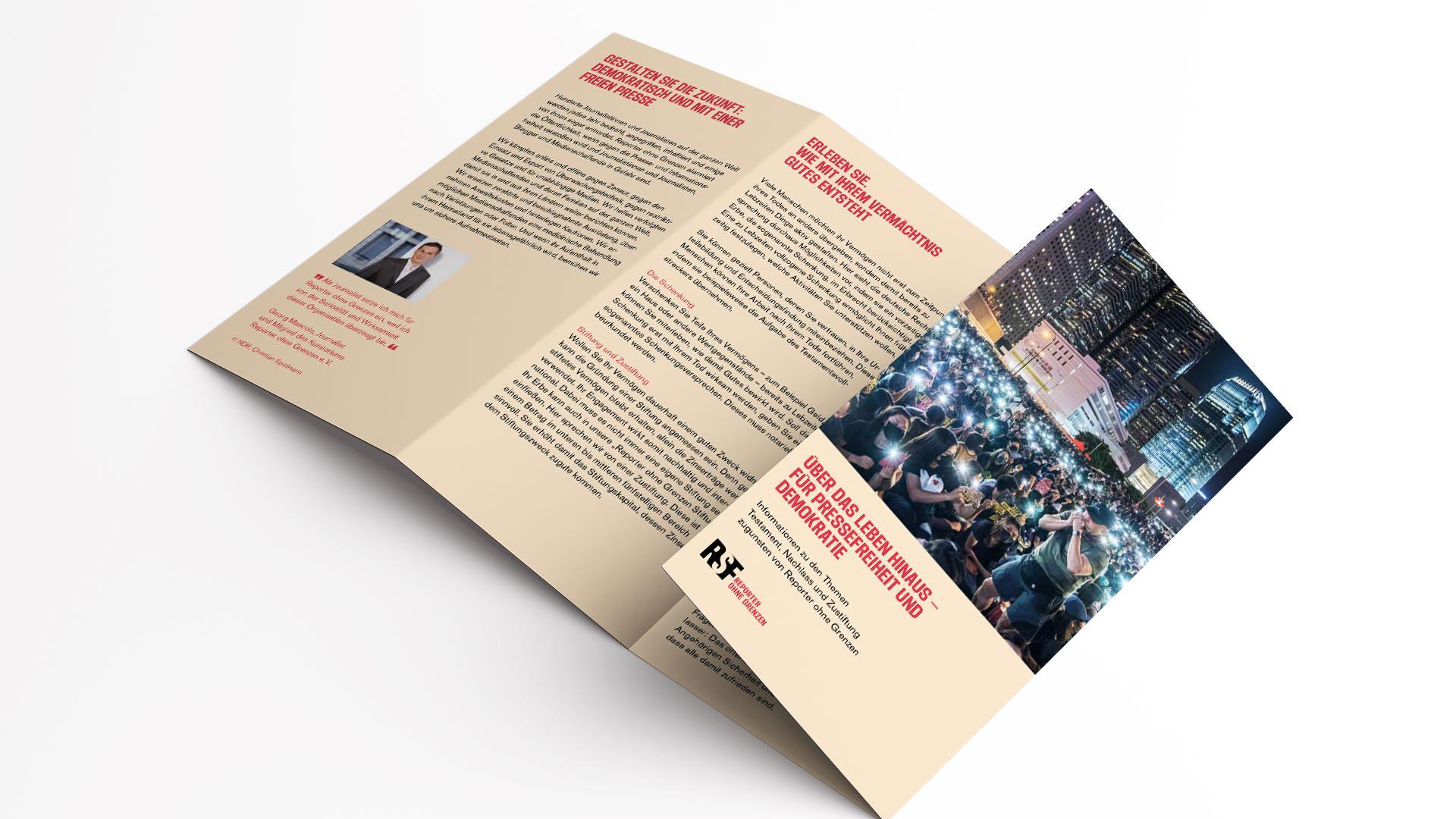brochure-mockup-2