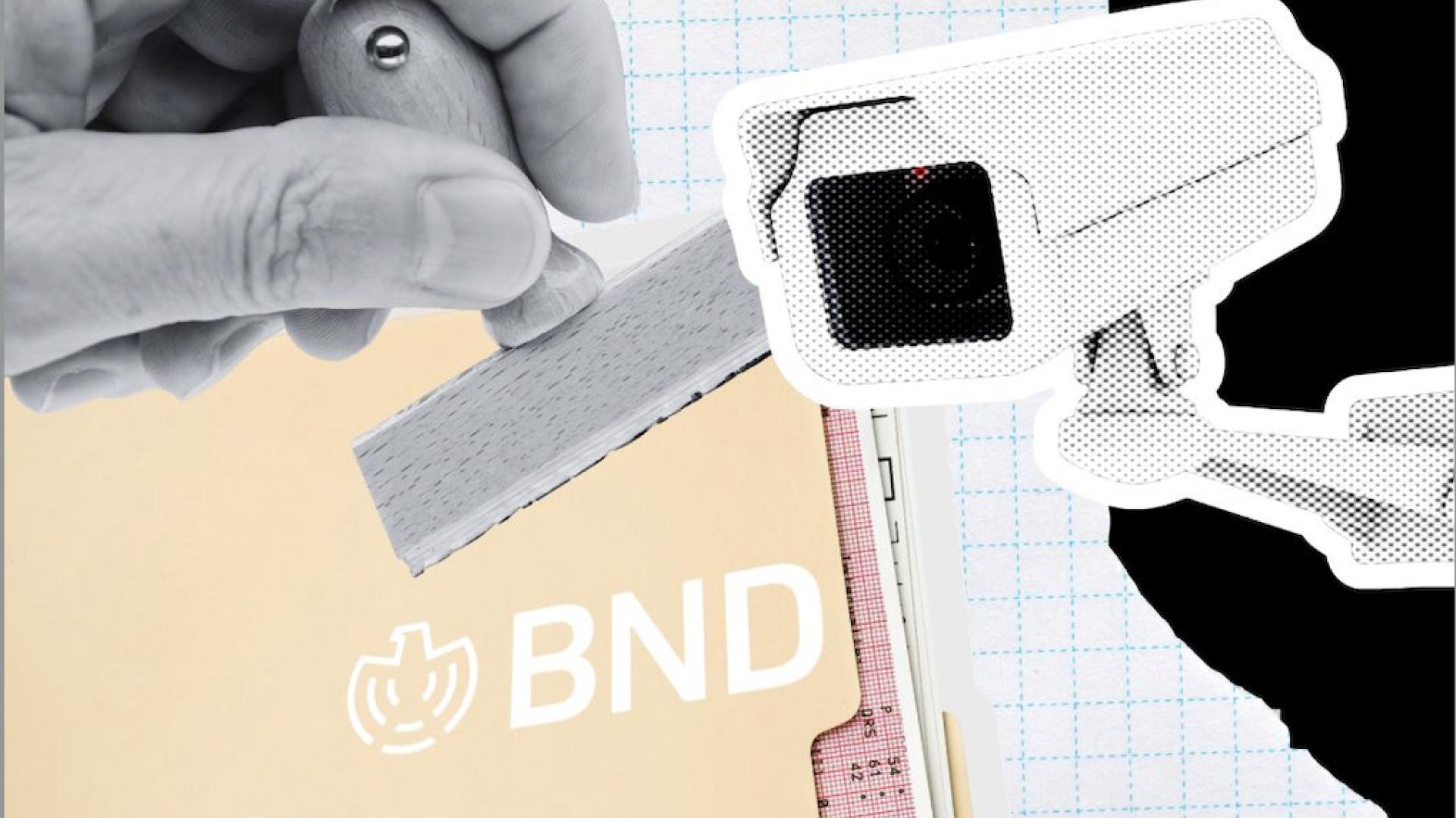 Das Bild zeigt eine Collage. Eine Hand hält einen Stempel. Auf Papier steht "BND". Rechts ist das Bild einer Videokamera.  