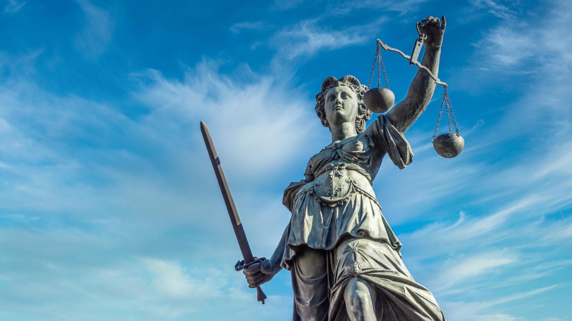 Ernste Gefahren für Rechtsstaat und Demokratie